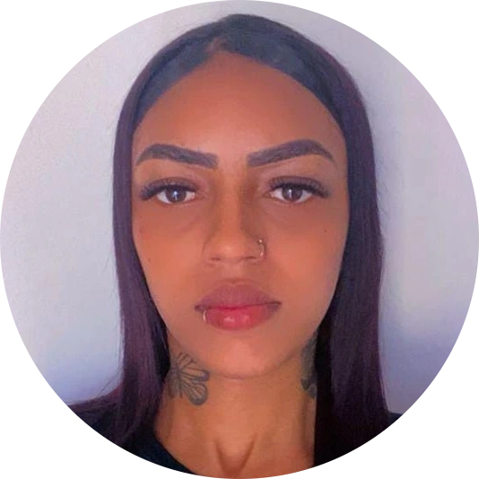 Gabriela R. Neves